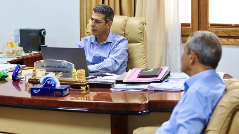 مشاركة فاعلة لشركة الطاقات المتجددة القابضة في اجتماع تنسيقي مع وزارة الصحة لتعزيز استخدام الطاقة الشمسية في مستشفيات الجنوب